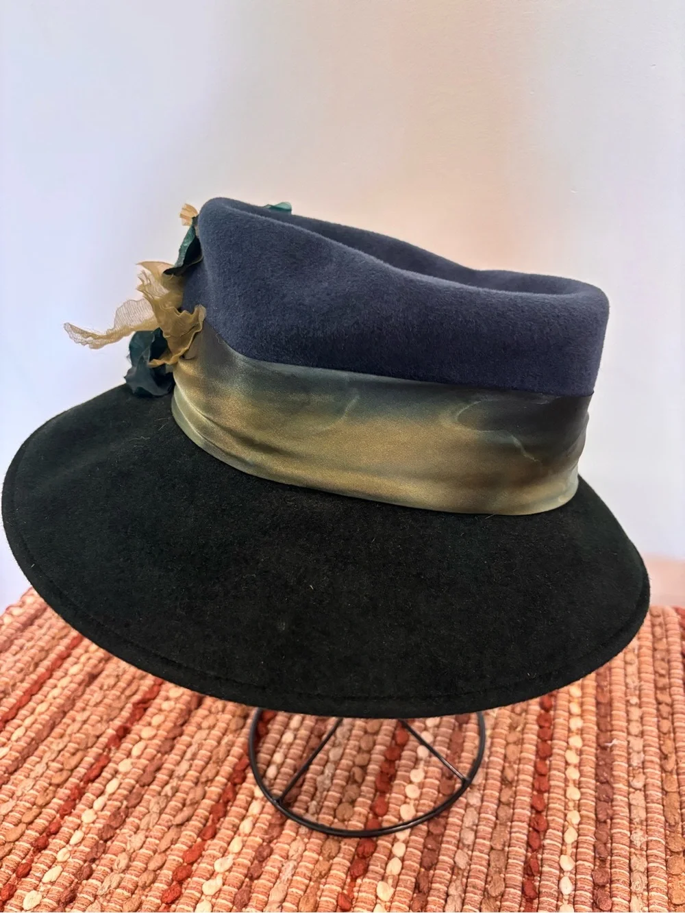 Louise Green Designer Wool Felt Wide Brim Floral Church Derby Hat Blue Green USA
